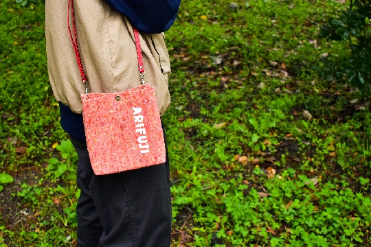 アップサイクルフェルトを使ってサコッシュやキーホルダーケースを作ろう