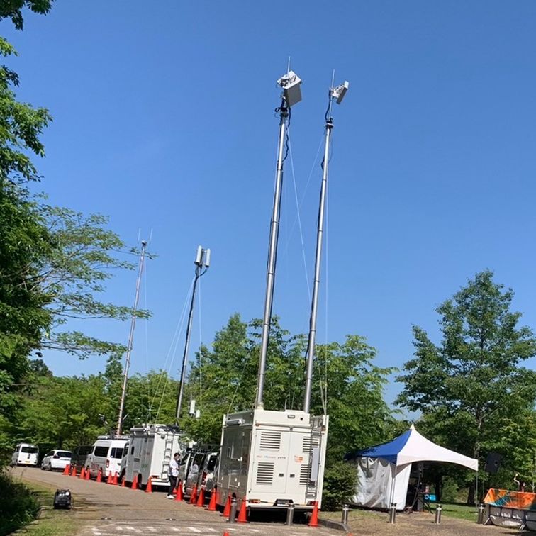 会場内の携帯電話各社の電波状況について