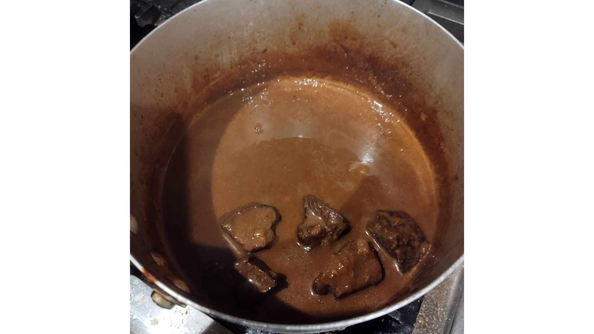 野外フェスARIFUJI WEEKENDERS 2026最強コラボカレー「創作カレー ツキノワ」×「三田肉」の第2回試食調理中